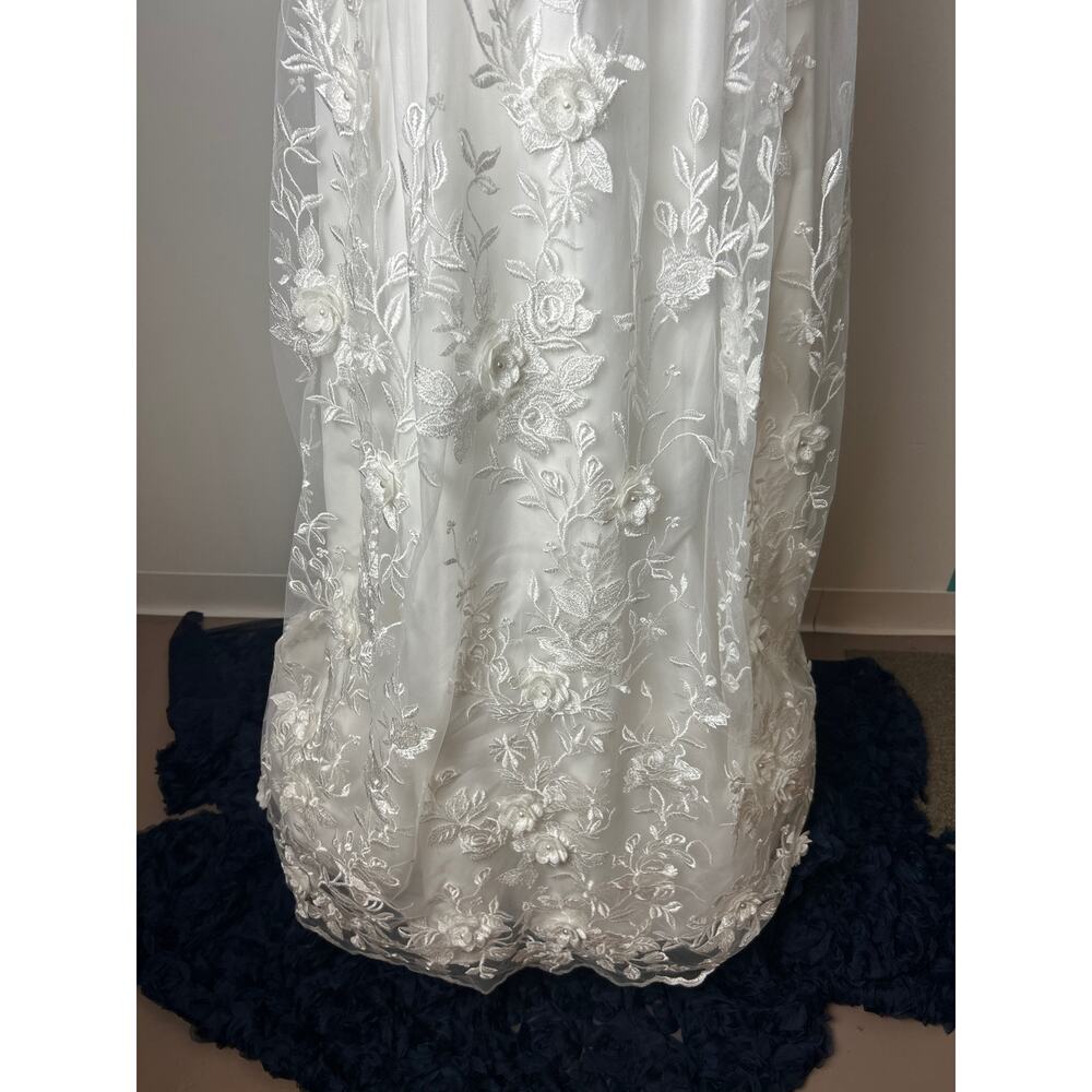 David's Bridal 3D Floral Wedding Dress Size 10 Soft White - Picture 5 of 13